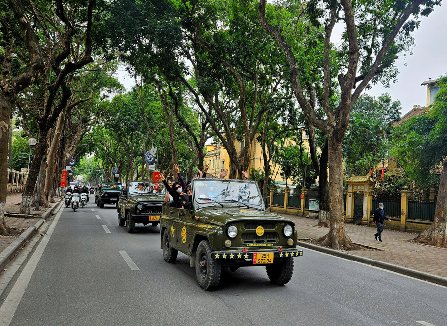 사진:부산출발 하노이/하롱베이 5/6일 #군용지프차 #루프탑바 #요트호텔디너 #하롱베이유람선